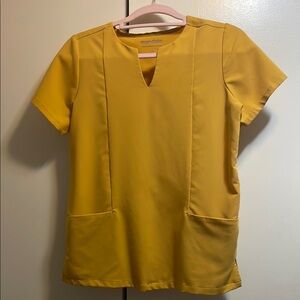 Mandala scrub top in Honey!🍯 Women XS